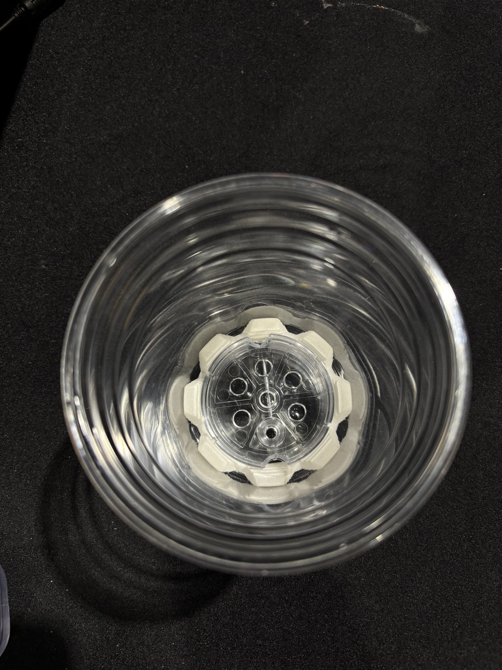 Roxi-Ice Dry Ice Puck – Full Shot image 2